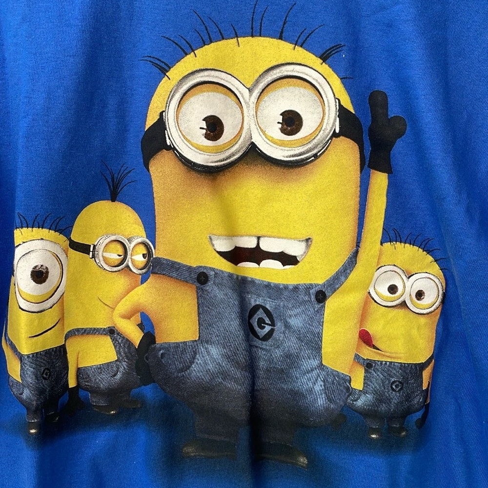 New vintage blue/white/yellow Despicable Me shirt